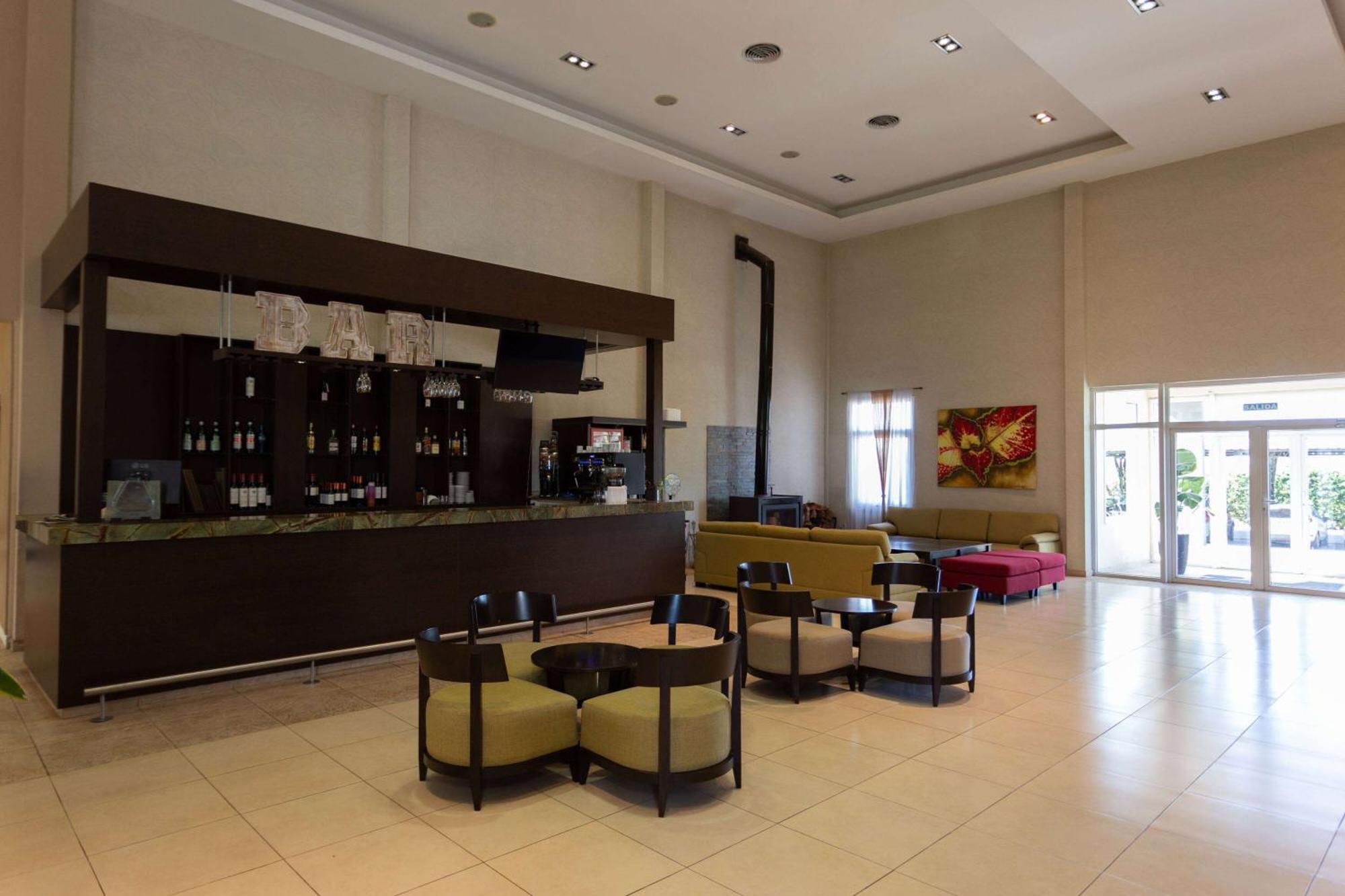 Howard Johnson Hotel & Resort Funes Extérieur photo