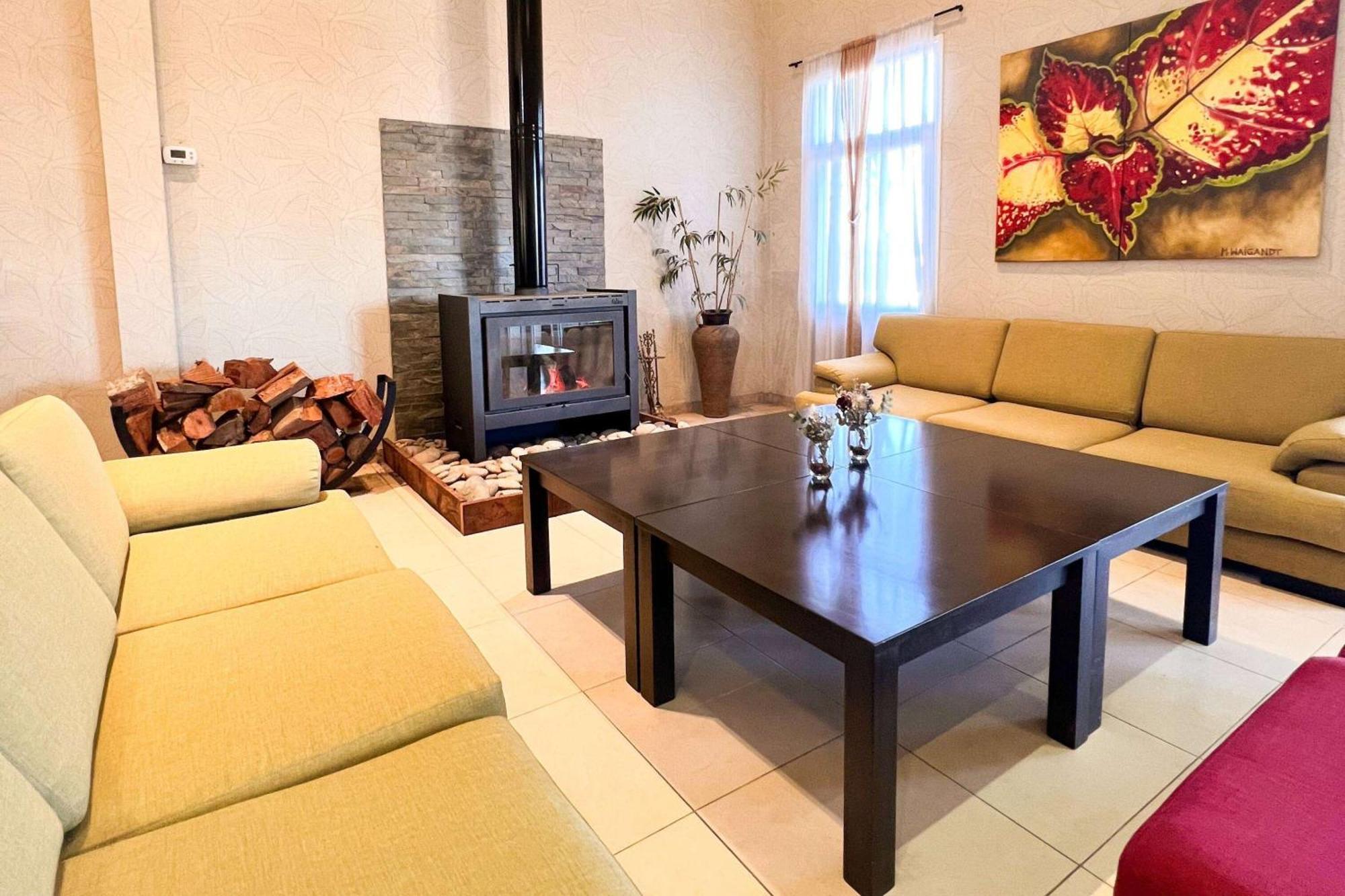 Howard Johnson Hotel & Resort Funes Extérieur photo