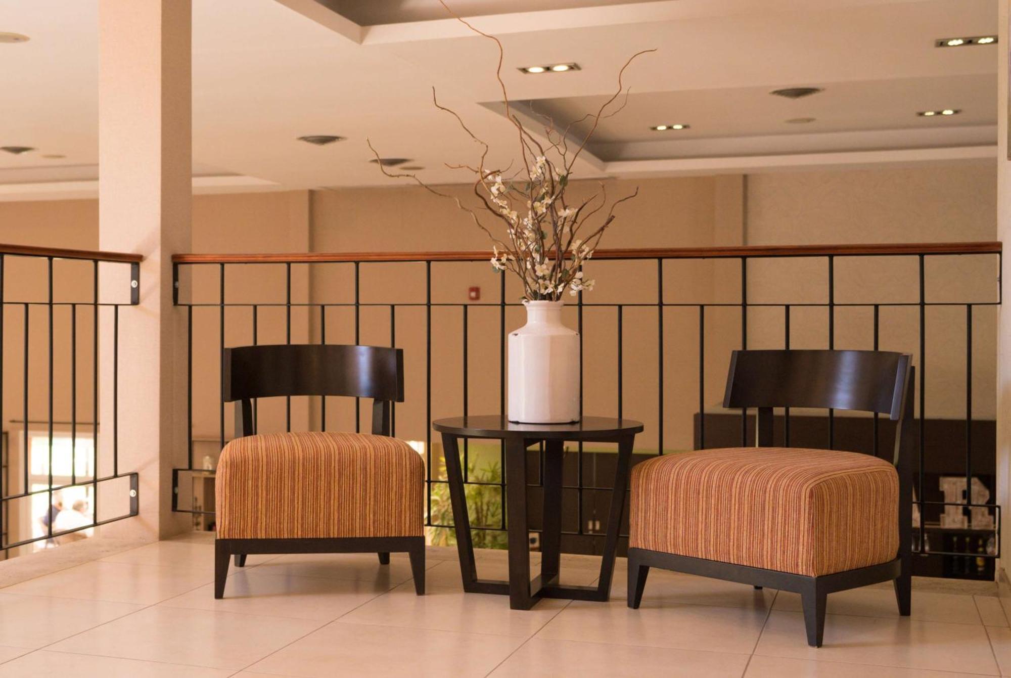 Howard Johnson Hotel & Resort Funes Extérieur photo