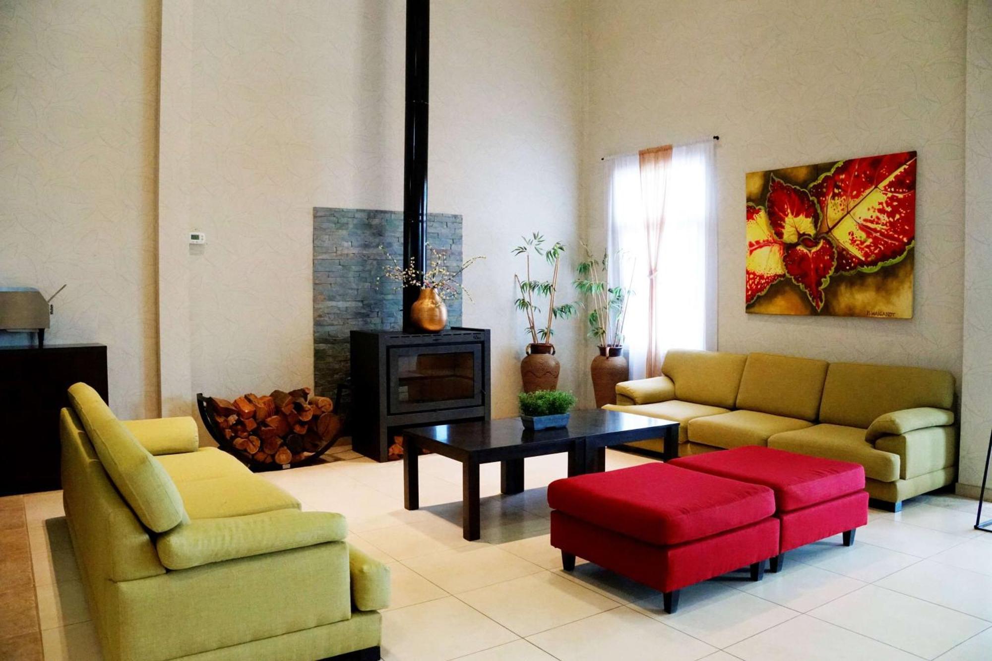 Howard Johnson Hotel & Resort Funes Extérieur photo