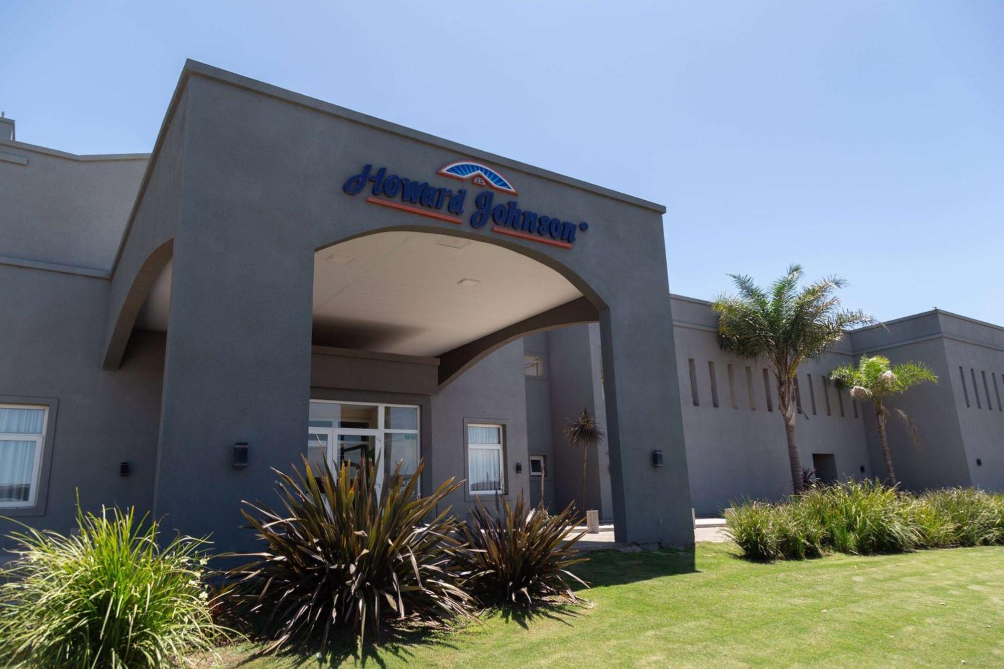 Howard Johnson Hotel & Resort Funes Extérieur photo