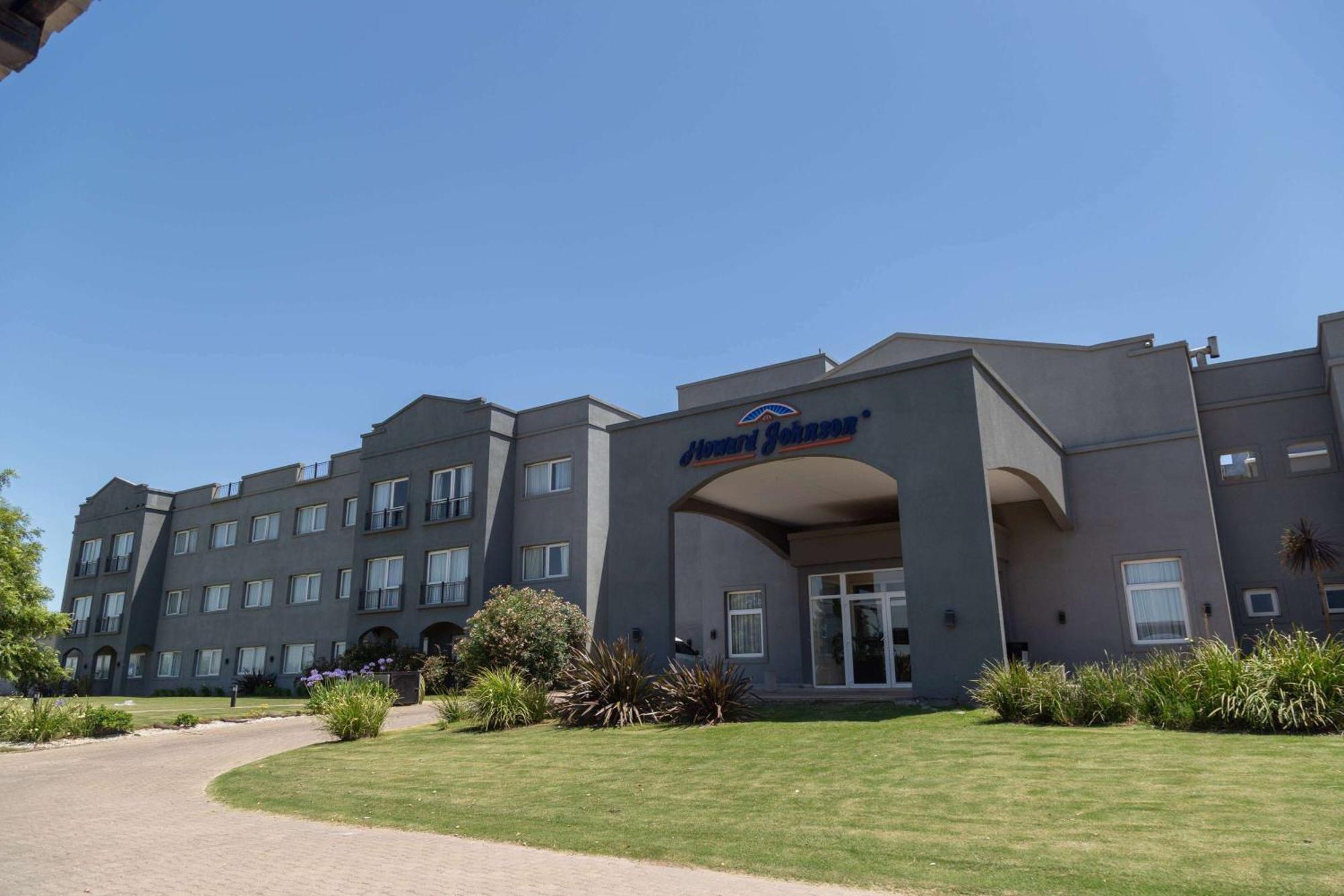 Howard Johnson Hotel & Resort Funes Extérieur photo
