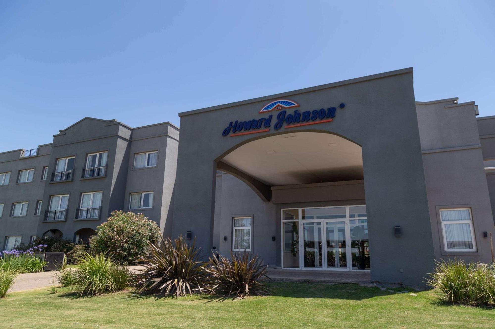Howard Johnson Hotel & Resort Funes Extérieur photo