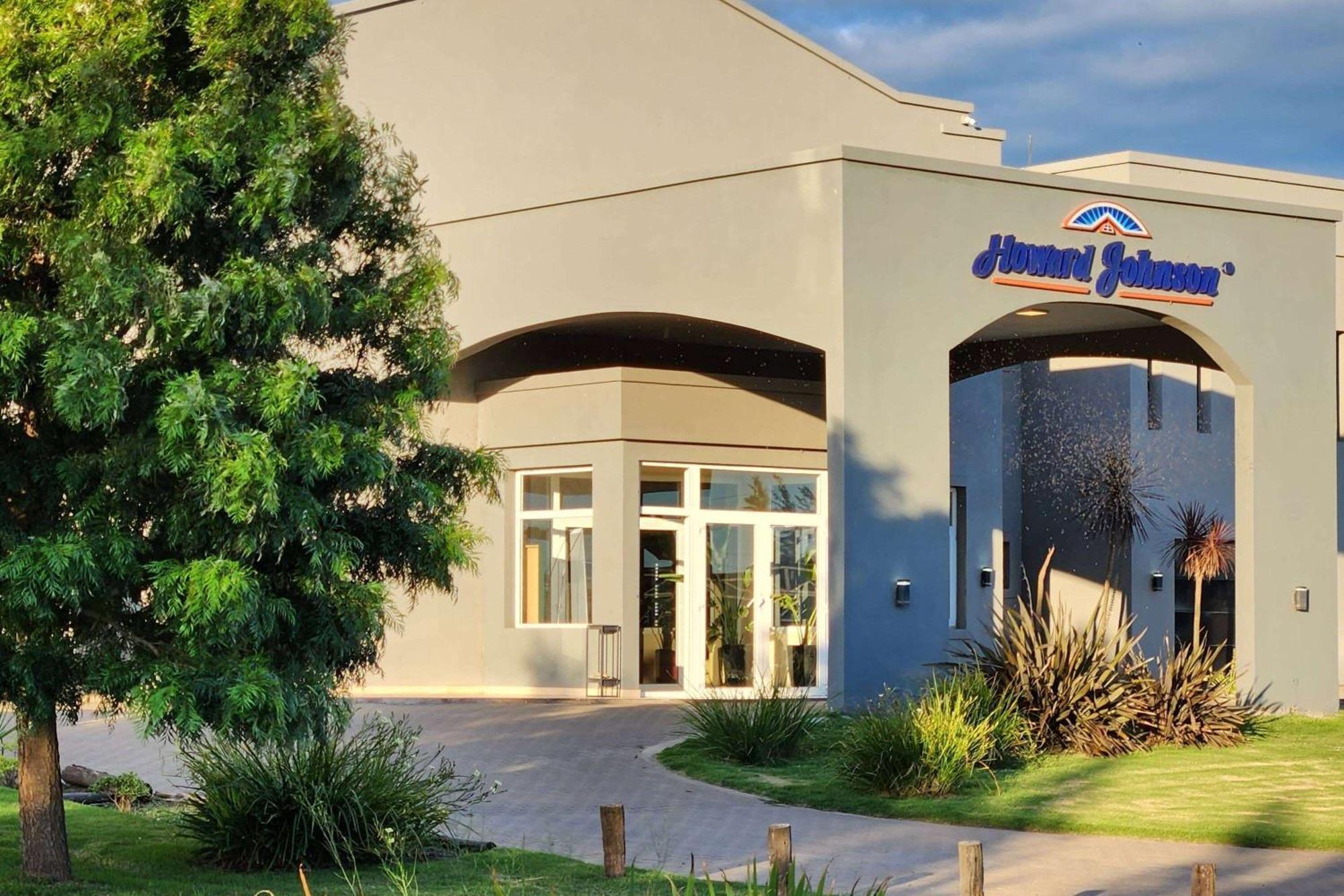 Howard Johnson Hotel & Resort Funes Extérieur photo